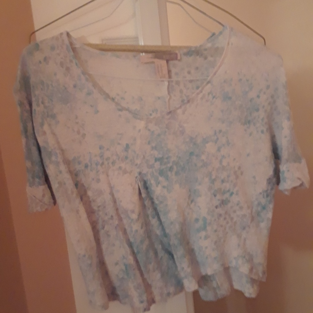 Forever 21 blouse. Size XS. Can fit a S.